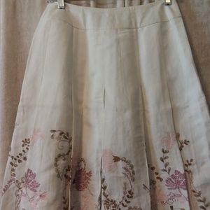 Ann Taylor pleated skirt with needlepoint